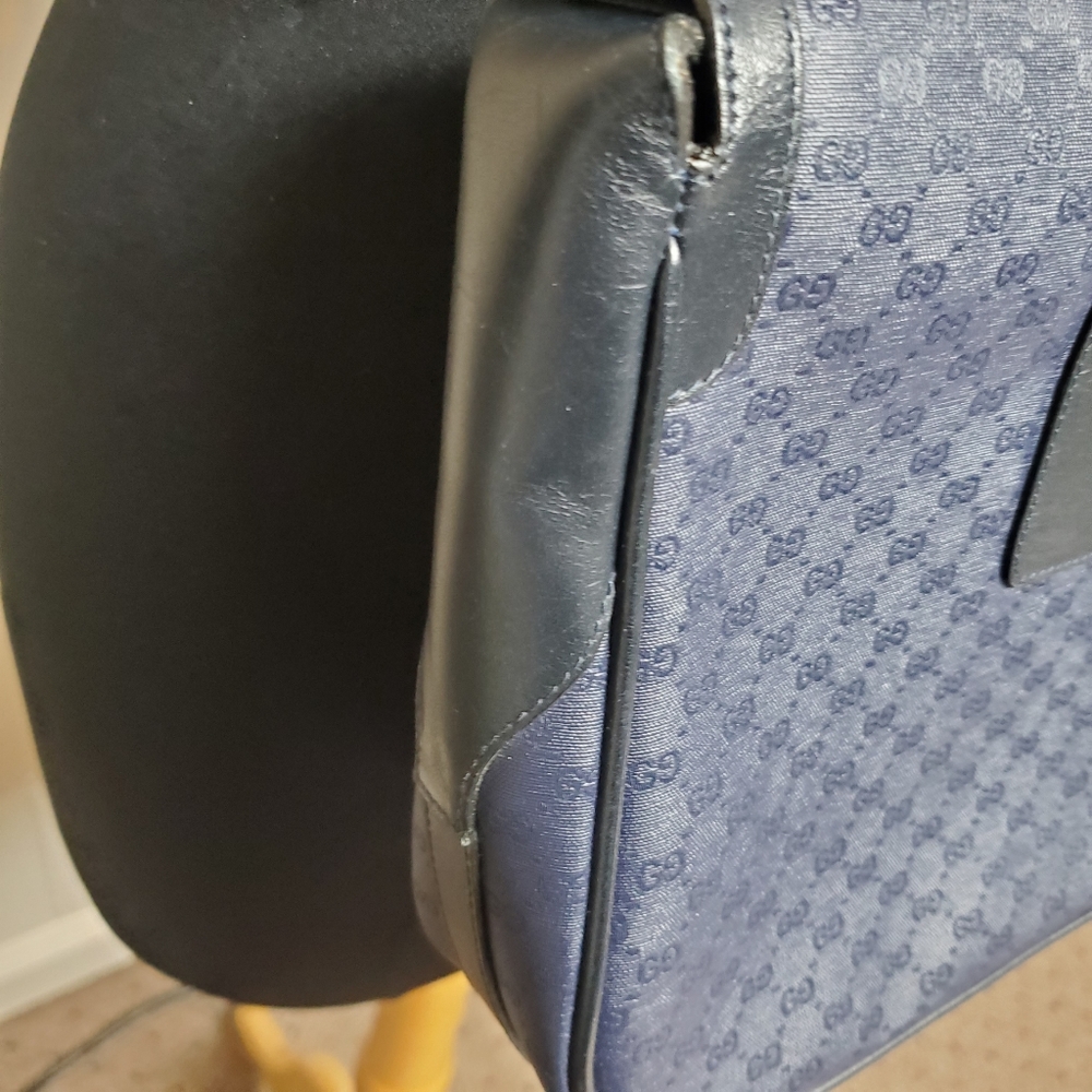 Vintage Gucci Navy Micromonogram Canvas Crossbody - Picture 4 of 16